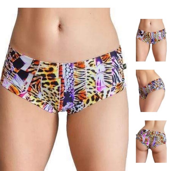 NWT - Animal Instinct Scrunch Bum Hot Pants ๐
โค๏ธ๐
- Picture 2 of 4